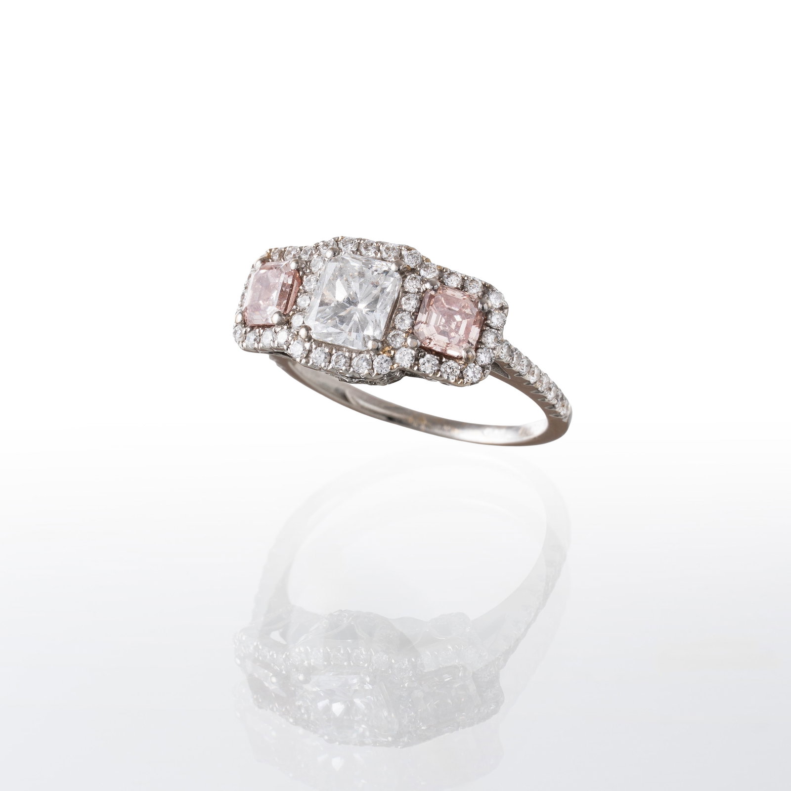 18 KT WHITE GOLD RING WITH DIAMONDS (1 of 4)
