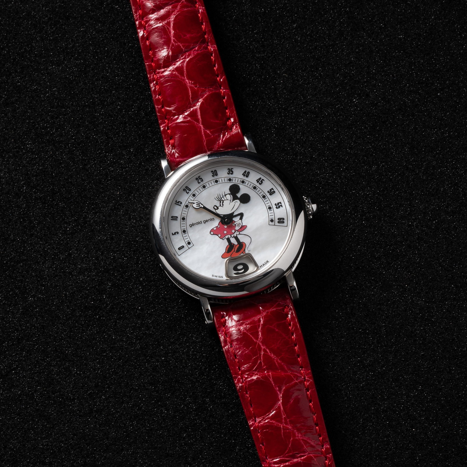 GERALD GENTA – RETRO FANTASY WOMEN'S QUARTZ TIME-ONLY WATCH WITH MOTHER-OF-PEARL \“MINNIE\: Brand: Gerald Genta Model: Retro Fantasy Year: 2001 Reference: G 3622 Dial: Mother-of-pearl Case No.: 97XXX Movement: Quartz Caliber: ETA 956.402 Material: Steel Bracelet/Strap: Leather Size: 28 mm Ac