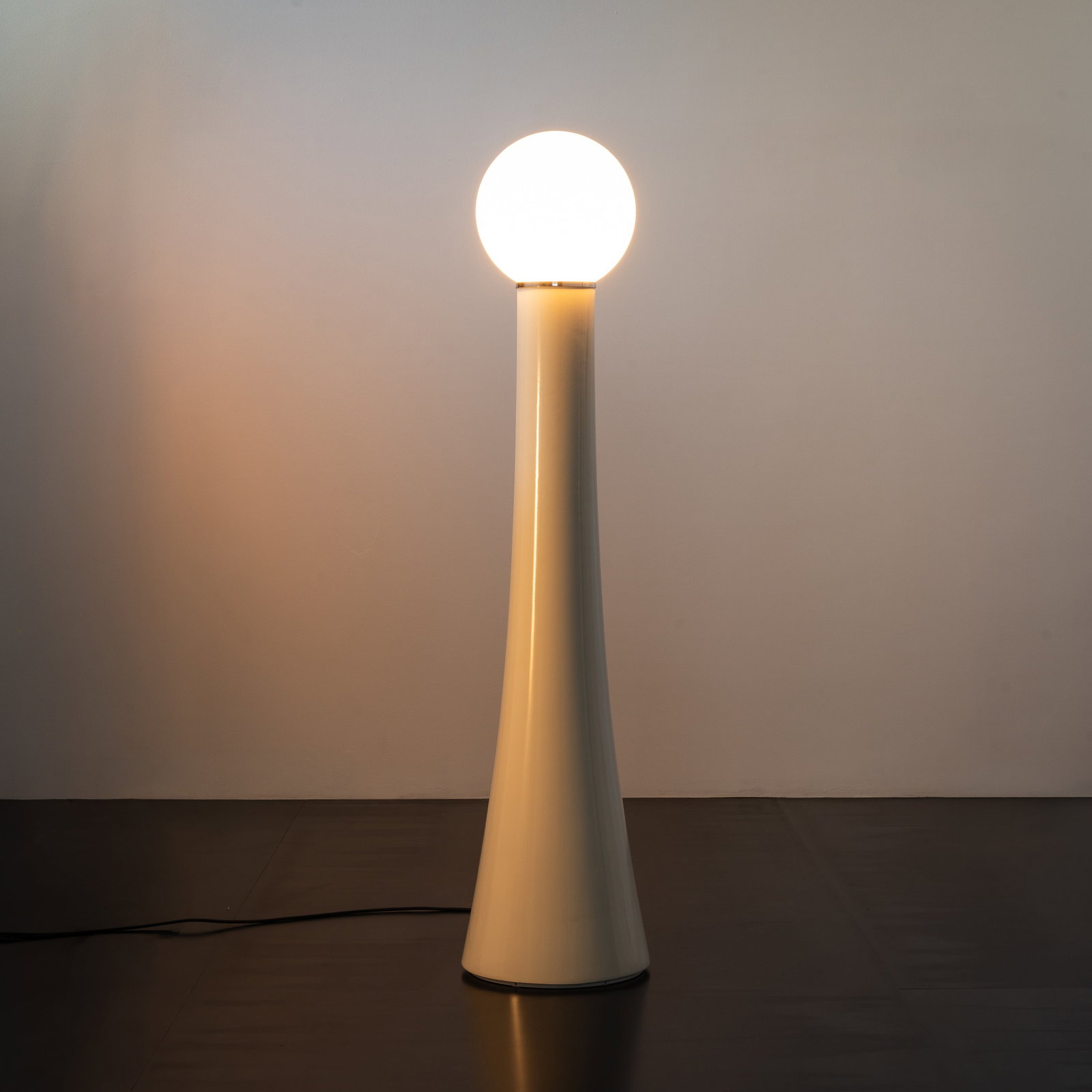 ANNIG SARIAN \“4059\?? FLOOR LAMP (1 of 3)