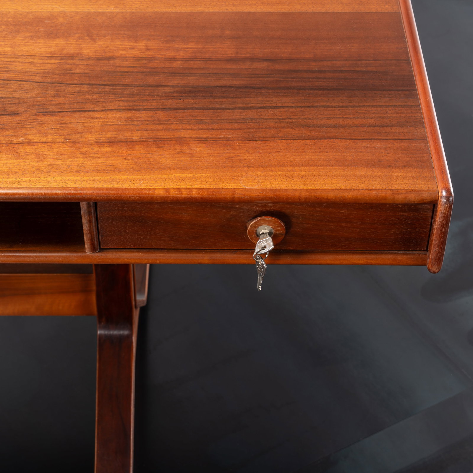 GIANFRANCO FRATTINI CONSOLE - 4