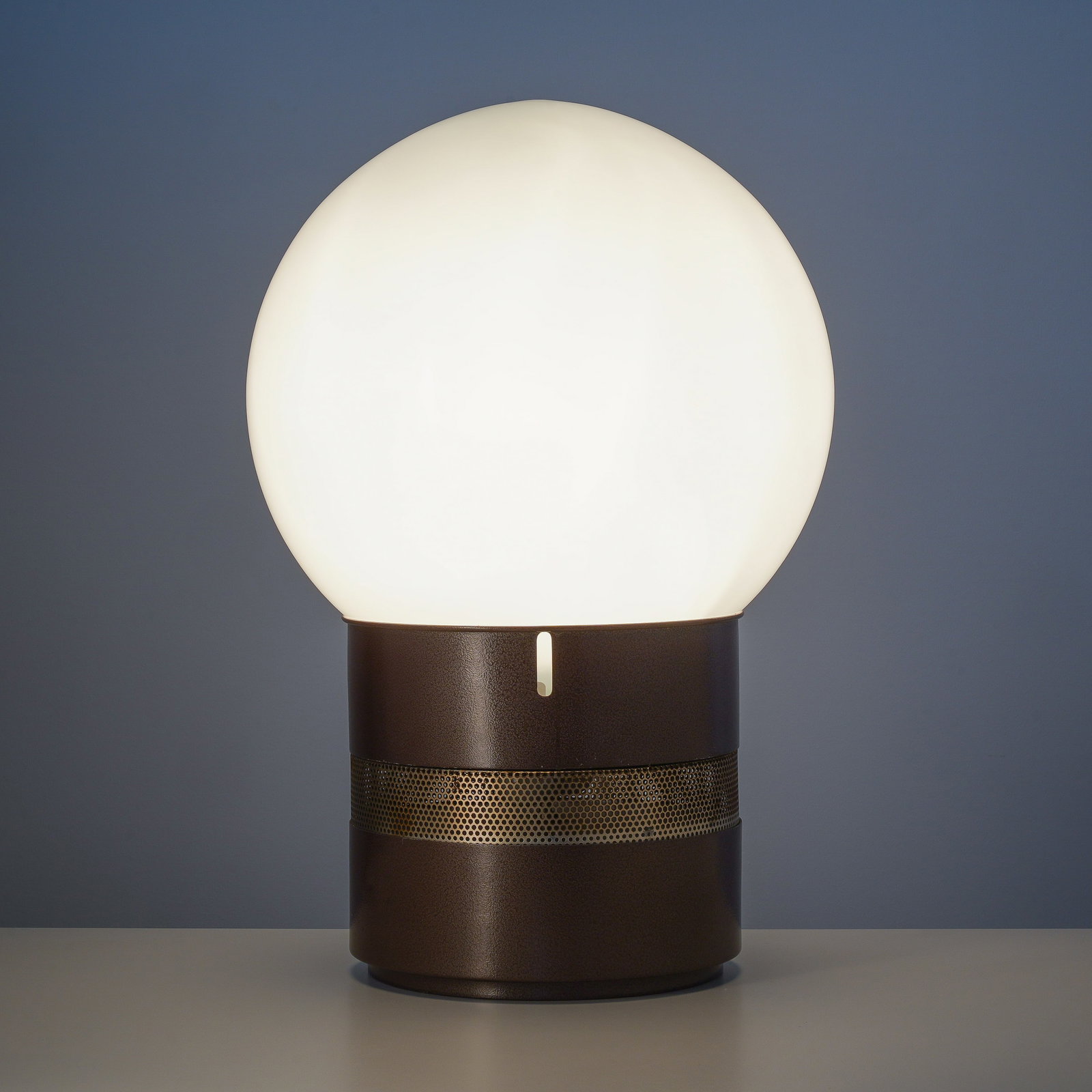 GAE AULENTI \“MEZZO ORACOLO\?? TABLE LAMP (1 of 4)