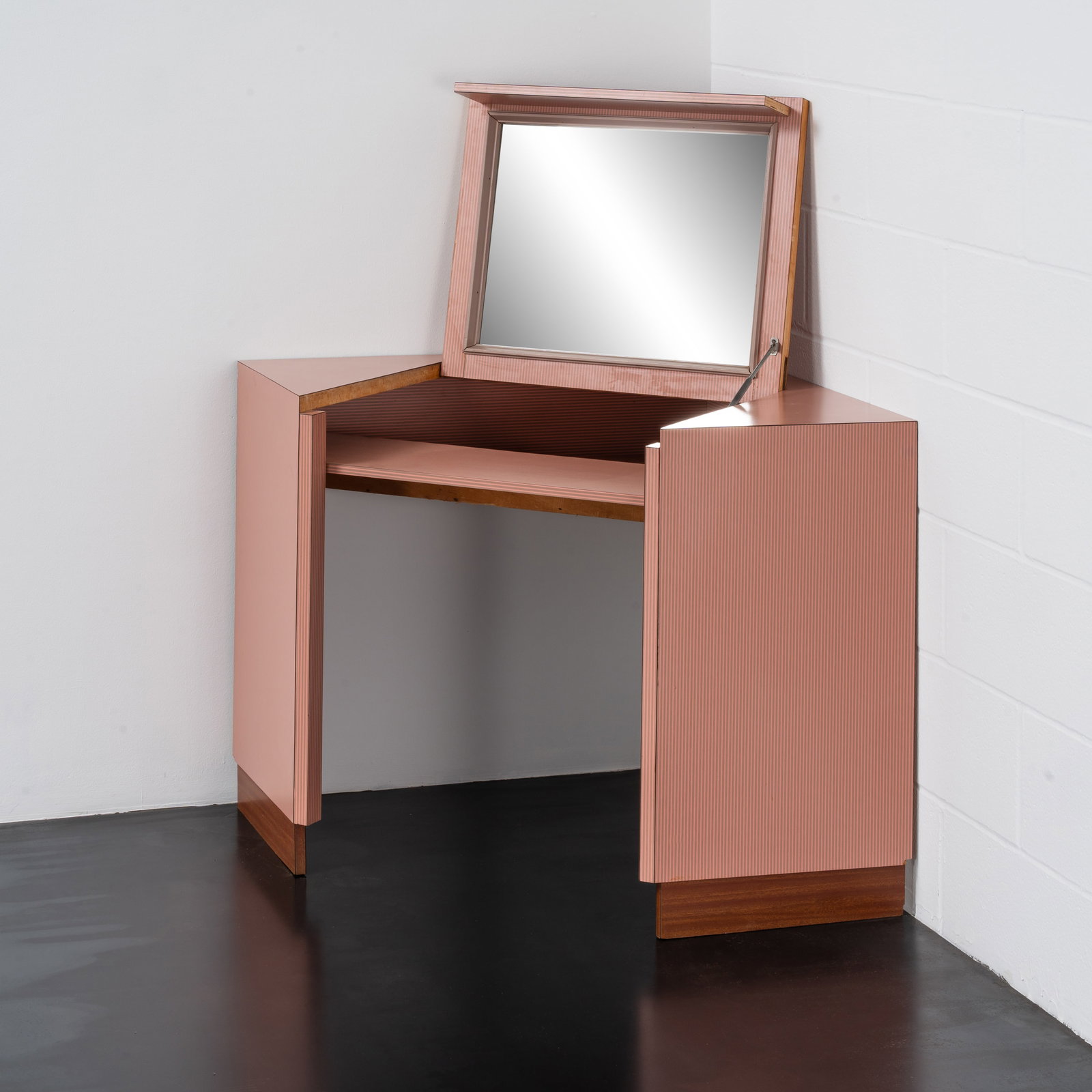 ANONYMOUS CONSOLE (1 of 5)