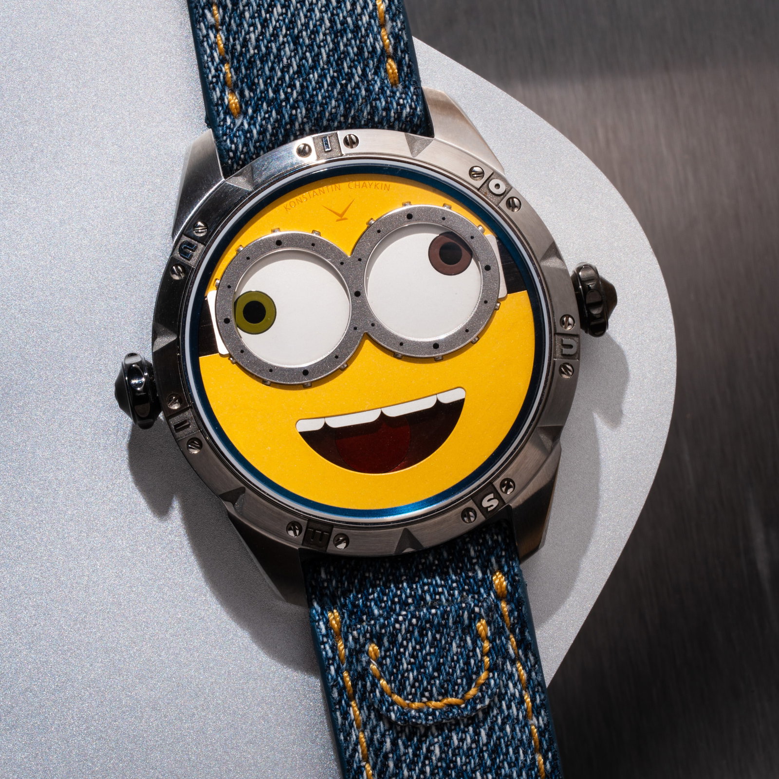 KONSTANTIN CHAYKIN – MINIONS AUTOMATIC TIME-ONLY WRISTWATCH IN STAINLESS STEEL WITH: Brand: Konstantin Chaykin Model: Minions Year: 2021 Dial: Yellow Case No.: 3X/38 Movement: Automatic Caliber: 2892A2 Material: Stainless steel Bracelet/Strap: Fabric Size: 40 mm Accessories: Box outer