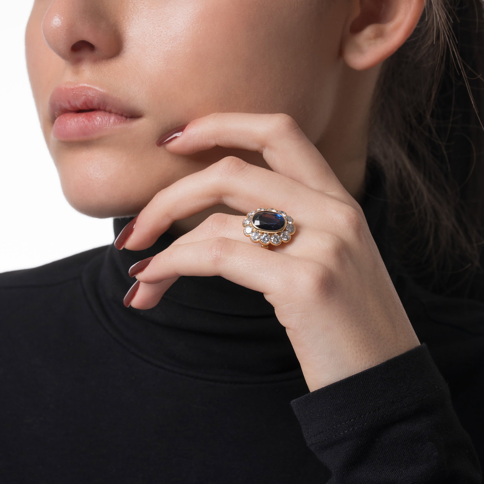 18KT YELLOW GOLD RING WITH SAPPHIRE AND DIAMONDS: 18kt yellow gold ring sapphire estimated at 6 98 ct 1.95 ct diamonds size 55/15 weight 10.8 g.