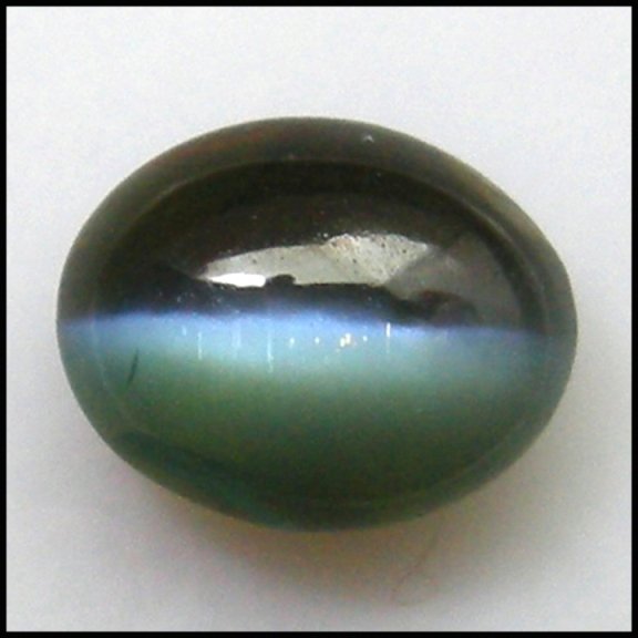 1.14cts~Natural sharp eye Alexandrite Cat's eye: STONE NAME : ALEXANDRITE CAT'S EYE , LOT NO : ACE 236 - 14 (1280) , Quantity: 1PCS , WEIGHT CTS : 1.14 CTS , SIZE : 6.9 X 4.8 X 3.6 MM , COLOR : COLOR CHANGE , SHAPE : OVAL , CLARITY : IF , ORIGIN : R