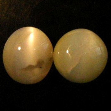1.76Cts~Natural Chrysoberyl Cat's eye: STONE NAME : Chrysoberyl Cat's eye , LOT NO : CE496C- 53 (2927) , Quantity: 2PCS , WEIGHT CTS : 1.76CTS , SIZE : 5.5 X 5.1 X 2.6 MM. , COLOR : COLOR CHANGE , SHAPE : OVAL , CLARITY : VVS , ORIGIN :