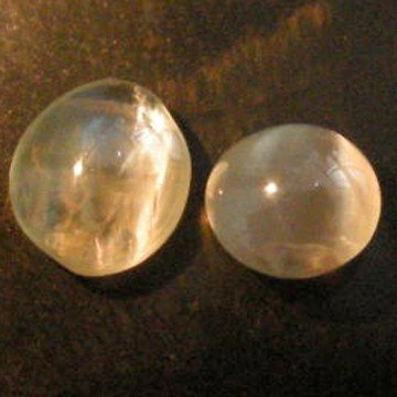 1.86Cts~Natural Chrysoberyl Cat's eye: STONE NAME : Chrysoberyl Cat's eye , LOT NO : CE496C- 59 (2933) , Quantity: 2PCS , WEIGHT CTS : 1.86CTS , SIZE : MIX. , COLOR : COLOR CHANGE , SHAPE : OVAL , CLARITY : VS , ORIGIN : INDIA , LUST