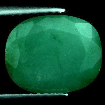 4.75 CTS~Rich Green Emerald Transperant : STONE NAME : EMERALD LOT NO : EM- 4165 , Quantity: 1PCS , WEIGHT CTS : 4.75 CTS , SIZE : 11.5X9.3X5.7 MM , COLOR : GREEN , SHAPE : OVAL , ORIGIN : COLOMBIA , LUSTER : MARVELOUS , HARDNESS : 7.5 , TR