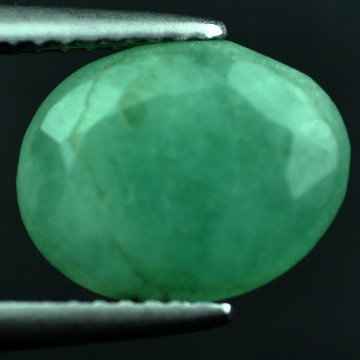 4.50 CTS~Rich Green NATURAL Emerald : STONE NAME : EMERALD LOT NO : EM- 4325 , Quantity: 1PCS , WEIGHT CTS : 4.50 CTS , SIZE : 11X8.6X6.6 MM , COLOR : GREEN , SHAPE : OVAL , ORIGIN : COLOMBIA , LUSTER : MARVELOUS , HARDNESS : 7.5 , TREA