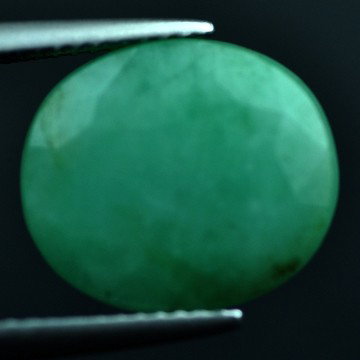 7.84 CTS~Rich Green NATURAL Emerald : STONE NAME : EMERALD LOT NO : EM- 4328 , Quantity: 1PCS , WEIGHT CTS : 7.84 CTS , SIZE : 13.7X12X5.9 MM , COLOR : GREEN , SHAPE : OVAL , ORIGIN : COLOMBIA , LUSTER : MARVELOUS , HARDNESS : 7.5 , TR