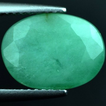 4.74 CTS~Rich Green NATURAL Emerald : STONE NAME : EMERALD LOT NO : EM- 4329 , Quantity: 1PCS , WEIGHT CTS : 4.74 CTS , SIZE : 12.2X9.1X5.3 MM , COLOR : GREEN , SHAPE : OVAL , ORIGIN : COLOMBIA , LUSTER : MARVELOUS , HARDNESS : 7.5 ,