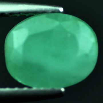2.41 CTS~Rich Green NATURAL Emerald : STONE NAME : EMERALD LOT NO : EM- 4359 , Quantity: 1PCS , WEIGHT CTS : 2.41 CTS , SIZE : 8.9X7.2X5.3 MM , COLOR : GREEN , SHAPE : OVAL , ORIGIN : COLOMBIA , LUSTER : MARVELOUS , HARDNESS : 7.5 , TR