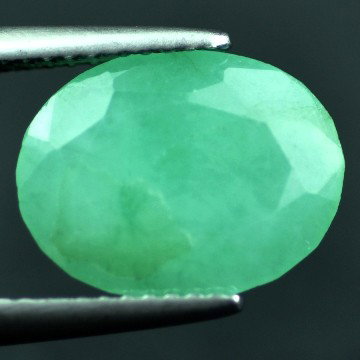 3.92 CTS~Rich Green NATURAL Emerald : STONE NAME : EMERALD LOT NO : EM- 4373 , Quantity: 1PCS , WEIGHT CTS : 3.92 CTS , SIZE : 12.6X9.7X4.2 MM , COLOR : GREEN , SHAPE : OVAL , ORIGIN : COLOMBIA , LUSTER : MARVELOUS , HARDNESS : 7.5 , TRE
