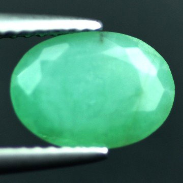 1.66 CTS~Rich Green NATURAL Emerald : STONE NAME : EMERALD LOT NO : EM- 4374 , Quantity: 1PCS , WEIGHT CTS : 1.66 CTS , SIZE : 10X7.2X3.2 MM , COLOR : GREEN , SHAPE : OVAL , ORIGIN : COLOMBIA , LUSTER : MARVELOUS , HARDNESS : 7.5 , TREAT