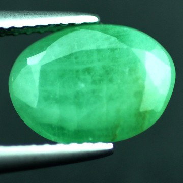 2.69 CTS~Rich Green NATURAL Emerald : STONE NAME : EMERALD LOT NO : EM- 4376 , Quantity: 1PCS , WEIGHT CTS : 2.69 CTS , SIZE : 10.5X7.9X4.7 MM , COLOR : GREEN , SHAPE : OVAL , ORIGIN : COLOMBIA , LUSTER : MARVELOUS , HARDNESS : 7.5 , TR