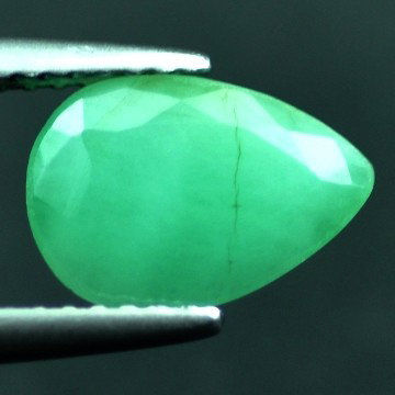 2.16 CTS~Rich Green NATURAL Emerald : STONE NAME : EMERALD LOT NO : EM- 4385 , Quantity: 1PCS , WEIGHT CTS : 2.16 CTS , SIZE : 10.2X7.1X4.7 MM , COLOR : GREEN , SHAPE : OVAL , ORIGIN : COLOMBIA , LUSTER : MARVELOUS , HARDNESS : 7.5 , TREA