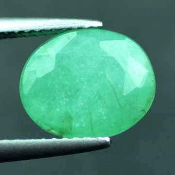 4.00 CTS~Rich Green NATURAL Emerald : STONE NAME : EMERALD LOT NO : EM- 4363 , Quantity: 1PCS , WEIGHT CTS : 4.00 CTS , SIZE : 10.9X9X5.2 MM , COLOR : GREEN , SHAPE : OVAL , ORIGIN : COLOMBIA , LUSTER : MARVELOUS , HARDNESS : 7.5 , TREA