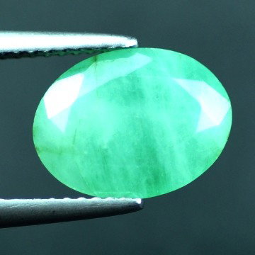 3.67 CTS~Rich Green NATURAL Emerald : STONE NAME : EMERALD LOT NO : EM- 4364 , Quantity: 1PCS , WEIGHT CTS : 3.67 CTS , SIZE : 11.6X8.8X5.2 MM , COLOR : GREEN , SHAPE : OVAL , ORIGIN : COLOMBIA , LUSTER : MARVELOUS , HARDNESS : 7.5 , TRE