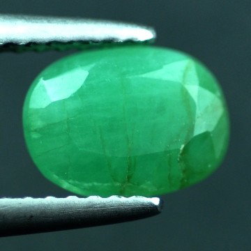 1.65 CTS~Rich Green NATURAL Emerald : STONE NAME : EMERALD LOT NO : EM- 4393 , Quantity: 1PCS , WEIGHT CTS : 1.65 CTS , SIZE : 8.2X6X4.9 MM , COLOR : GREEN , SHAPE : OVAL , ORIGIN : COLOMBIA , LUSTER : MARVELOUS , HARDNESS : 7.5 , TREAT