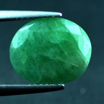 5.22 CTS~Rich Green NATURAL Emerald : STONE NAME : EMERALD LOT NO : EM- 4281 , Quantity: 1PCS , WEIGHT CTS : 5.22 CTS , SIZE : 12.6X10.6X7 MM , COLOR : GREEN , SHAPE : OVAL , ORIGIN : COLOMBIA , LUSTER : MARVELOUS , HARDNESS : 7.5 , TREAT