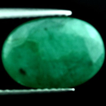 3.67CTS~Rich Green Emerald Transperant: STONE NAME : EMERALD LOT NO : EM- 4068 , Quantity: 1PCS , WEIGHT CTS : 3.67 CTS , SIZE : 12.5X8.9X4.5 MM , COLOR : GREEN , SHAPE : OVAL , ORIGIN : COLOMBIA , LUSTER : MARVELOUS HARDNESS : 7.5 , TREATM