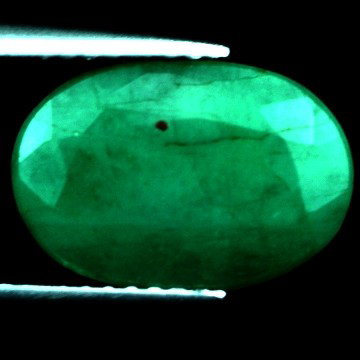 4.17CTS~Rich Green Emerald Transperant: STONE NAME : EMERALD LOT NO : EM- 4071 , Quantity: 1PCS , WEIGHT CTS : 4.17 CTS , SIZE : 13.1x8.9x5.6 MM , COLOR : GREEN , SHAPE : OVAL , ORIGIN : COLOMBIA , LUSTER : MARVELOUS HARDNESS : 7.5 , TREATM