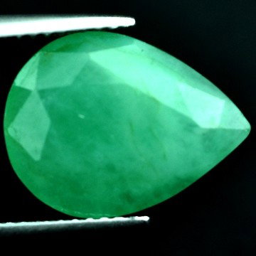 6.54 CTS~Rich Green Emerald Transperant: STONE NAME : EMERALD LOT NO : EM- 4083 , Quantity: 1PCS , WEIGHT CTS : 6.54 CTS , SIZE : 14.6X11.1X6.6 MM , COLOR : GREEN , SHAPE : PEAR , ORIGIN : COLOMBIA , LUSTER : MARVELOUS HARDNESS : 7.5 , TREAT