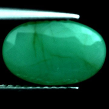 2.43 CTS~Rich Green Emerald Transperant: STONE NAME : EMERALD LOT NO : EM- 4085 , Quantity: 1PCS , WEIGHT CTS : 2.43 CTS , SIZE : 11.3X7.5X3.9 MM , COLOR : GREEN , SHAPE : OVAL , ORIGIN : COLOMBIA , LUSTER : MARVELOUS , HARDNESS : 7.5 , TREA