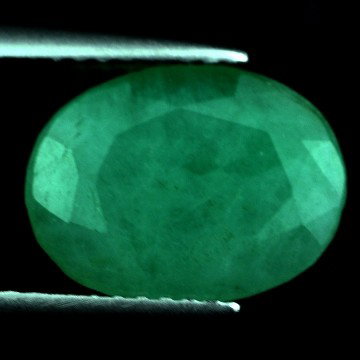 2.49 CTS~Rich Green Emerald Transperant: STONE NAME : EMERALD LOT NO : EM- 4089 , Quantity: 1PCS , WEIGHT CTS : 2.49 CTS , SIZE : 11.8X9X3.9 MM , COLOR : GREEN , SHAPE : OVAL , ORIGIN : COLOMBIA , LUSTER : MARVELOUS , HARDNESS : 7.5 , TREATM