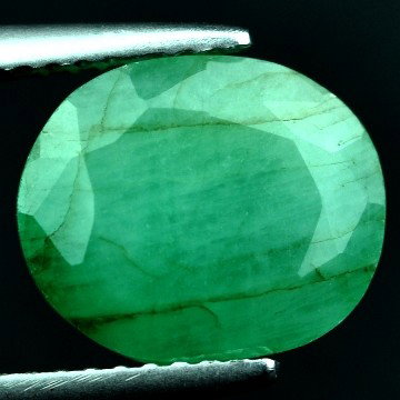 3.91 CTS~Rich Green Emerald Transperant: STONE NAME : EMERALD LOT NO : EM- 4095 , Quantity: 1PCS , WEIGHT CTS : 3.91 CTS , SIZE : 10.7X9X5.9 MM , COLOR : GREEN , SHAPE : OVAL , ORIGIN : COLOMBIA , LUSTER : MARVELOUS , HARDNESS : 7.5 , TREATM