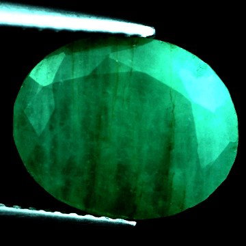 4.43 CTS~Rich Green Emerald Transperant: STONE NAME : EMERALD LOT NO : EM- 4099 , Quantity: 1PCS , WEIGHT CTS : 4.43 CTS , SIZE : 12.2X9.9X5.3 MM , COLOR : GREEN , SHAPE : OVAL , ORIGIN : COLOMBIA , LUSTER : MARVELOUS , HARDNESS : 7.5 , TREA