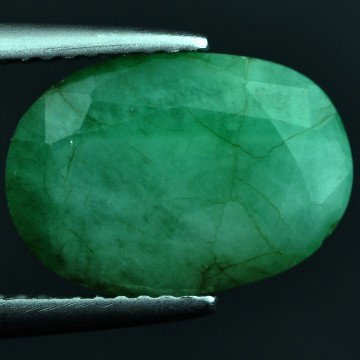 4.78 CTS~Rich Green NATURAL Emerald: STONE NAME : EMERALD LOT NO : EM-7795, Quantity: 1PCS , WEIGHT CTS :4.78 CTS , SIZE : 13.3x9.4x5 MM , COLOR : GREEN , SHAPE : OVAL , ORIGIN : COLOMBIA , LUSTER : MARVELOUS , HARDNESS : 7.5 , TREATMENT