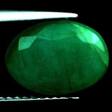 3.90 CTS~Rich Green NATURAL Emerald: STONE NAME : EMERALD LOT NO : EM- 7875, Quantity: 1PCS , WEIGHT CTS : 3.90 CTS , SIZE : 11.1x8.2x55MM , COLOR : GREEN , SHAPE : OVAL , ORIGIN : COLOMBIA , LUSTER : MARVELOUS , HARDNESS : 7.5 , TREATME