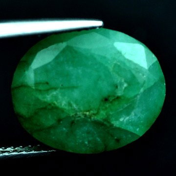 6.10 CTS~Rich Green NATURAL Emerald: STONE NAME : EMERALD LOT NO : EM- 7895, Quantity: 1PCS , WEIGHT CTS :6.10 CTS , SIZE : 14.3x11.7x4.8 MM , COLOR : GREEN , SHAPE : OVAL , ORIGIN : COLOMBIA , LUSTER : MARVELOUS , HARDNESS : 7.5 , TREAT