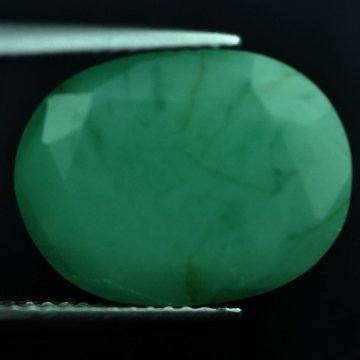 10.19 CTS~Rich Green NATURAL Emerald: STONE NAME : EMERALD LOT NO : EM- 7519 , Quantity: 1PCS , WEIGHT CTS : 10.19 CTS , SIZE : 15.9X12.1X6.3 MM , COLOR : GREEN , SHAPE : OVAL , ORIGIN : COLOMBIA , LUSTER : MARVELOUS , HARDNESS : 7.5 , TR