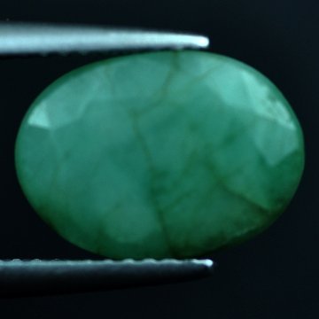 4.64 CTS~Rich Green NATURAL Emerald: STONE NAME : EMERALD LOT NO : EM- 7655, Quantity: 1PCS , WEIGHT CTS : 4.64 CTS , SIZE : 12.2x8.9x5.6 MM , COLOR : GREEN , SHAPE : OVAL , ORIGIN : COLOMBIA , LUSTER : MARVELOUS , HARDNESS : 7.5 , TREAT