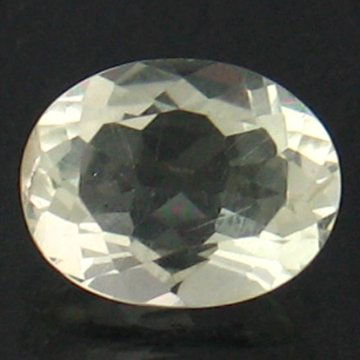 1.08CTS~Natural Labradorite: STONE NAME : LABADORITE LOT NO : LB0031-483(7751) Quantity: 1PCS , WEIGHT CTS : 1.08/CTS , SIZE : 7.9X6.1X3.9 MM . COLOR : YELLOW , SHAPE : OVAL, CLARITY : IF , ORIGIN : CONGO , LUSTER : MARVELOUS , H