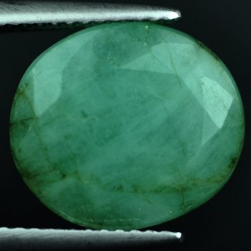 6.40 CTS~Rich Green NATURAL Emerald: STONE NAME : EMERALD LOT NO : EM- 7799, Quantity: 1PCS , WEIGHT CTS :6.40 CTS , SIZE : 13.3x11.6x5.3 MM , COLOR : GREEN , SHAPE : OVAL , ORIGIN : COLOMBIA , LUSTER : MARVELOUS , HARDNESS : 7.5 , TREAT