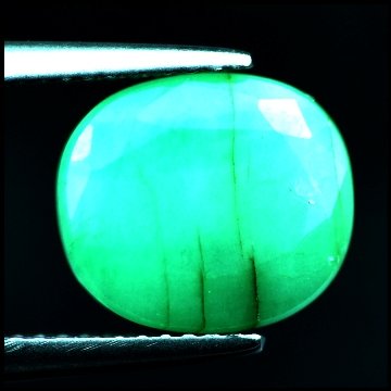 4.78 CTS~Rich Green NATURAL Emerald: STONE NAME : EMERALD LOT NO : EM- 7827, Quantity: 1PCS , WEIGHT CTS :4.78 CTS , SIZE : 11.1x9.8x5.6 MM , COLOR : GREEN , SHAPE : OVAL , ORIGIN : COLOMBIA , LUSTER : MARVELOUS , HARDNESS : 7.5 , TREATM
