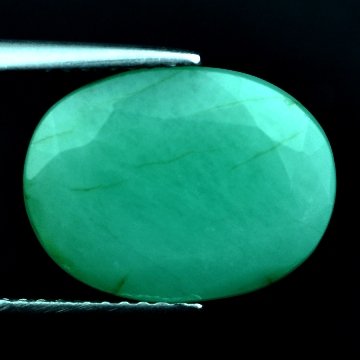 5.94 CTS~Rich Green NATURAL Emerald: STONE NAME : EMERALD LOT NO : EM- 7907, Quantity: 1PCS , WEIGHT CTS :5.94 CTS , SIZE : 14.4x10.9x4.9 MM , COLOR : GREEN , SHAPE : OVAL , ORIGIN : COLOMBIA , LUSTER : MARVELOUS , HARDNESS : 7.5 , TREAT