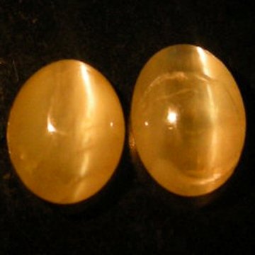 1.66Cts~Natural Chrysoberyl Cat: STONE NAME : Chrysoberyl Cat's eye , LOT NO : CE496C- 61 (2921) , Quantity: 2PCS , WEIGHT CTS : 1.66CTS , SIZE : 6.7X4.8X2.2 MM. , COLOR : YELLOW , SHAPE : OVAL , CLARITY : IF , ORIGIN : INDIA , LUS
