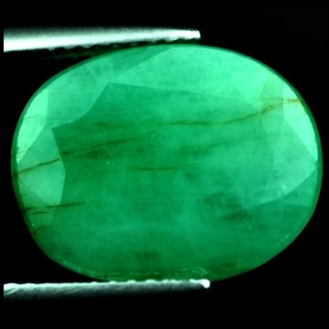 7.58CTS~Rich Green Emerald Transperant: STONE NAME : EMERALD LOT NO : EM- 4070 , Quantity: 1PCS , WEIGHT CTS : 7.58 CTS , SIZE : 14.5x12.7x7.0 MM , COLOR : GREEN , SHAPE : OVAL , ORIGIN : COLOMBIA , LUSTER : MARVELOUS HARDNESS : 7.5 , TREAT