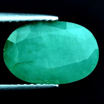 4.12 CTS~Rich Green Emerald Transperant: STONE NAME : EMERALD LOT NO : EM- 4087 , Quantity: 1PCS , WEIGHT CTS : 4.12 CTS , SIZE : 12.4X8.3X5.8 MM , COLOR : GREEN , SHAPE : OVAL , ORIGIN : COLOMBIA , LUSTER : MARVELOUS , HARDNESS : 7.5 , TREA