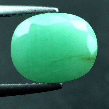 5.24 CTS~Rich Green NATURAL Emerald: STONE NAME : EMERALD LOT NO : EM- 4256 , Quantity: 1PCS , WEIGHT CTS : 5.24 CTS , SIZE : 10.9X8.7X6.6 MM , COLOR : GREEN , SHAPE : OVAL , ORIGIN : COLOMBIA , LUSTER : MARVELOUS , HARDNESS : 7.5 , TREA