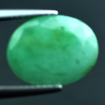 6.70 CTS~Rich Green NATURAL Emerald: STONE NAME : EMERALD LOT NO : EM- 4274 , Quantity: 1PCS , WEIGHT CTS : 6.70 CTS , SIZE : 13.8X10.7X6.1 MM , COLOR : GREEN , SHAPE : OVAL , ORIGIN : COLOMBIA , LUSTER : MARVELOUS , HARDNESS : 7.5 , TRE