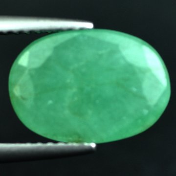 3.75 CTS~Rich Green NATURAL Emerald: STONE NAME : EMERALD LOT NO : EM- 4293 , Quantity: 1PCS , WEIGHT CTS : 3.75 CTS , SIZE : 12.8X9.1X4.2 MM , COLOR : GREEN , SHAPE : OVAL , ORIGIN : COLOMBIA , LUSTER : MARVELOUS , HARDNESS : 7.5 , TREA