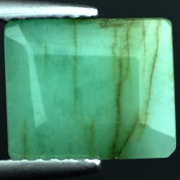 3.67 CTS~Rich Green NATURAL Emerald: STONE NAME : EMERALD LOT NO : EM- 4301 , Quantity: 1PCS , WEIGHT CTS : 3.67 CTS , SIZE : 9.8X8.3X5.1 MM , COLOR : GREEN , SHAPE : CUSHION , ORIGIN : COLOMBIA , LUSTER : MARVELOUS , HARDNESS : 7.5 , TR