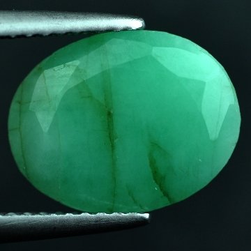 4.68 CTS~Rich Green NATURAL Emerald: STONE NAME : EMERALD LOT NO : EM- 4326 , Quantity: 1PCS , WEIGHT CTS : 4.68 CTS , SIZE : 12.3X9.7X5.7 MM , COLOR : GREEN , SHAPE : OVAL , ORIGIN : COLOMBIA , LUSTER : MARVELOUS , HARDNESS : 7.5 , TREA