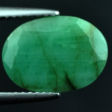 4.30 CTS~Rich Green NATURAL Emerald: STONE NAME : EMERALD LOT NO : EM- 4327 , Quantity: 1PCS , WEIGHT CTS : 4.30 CTS , SIZE : 12.6X9.1X5.3 MM , COLOR : GREEN , SHAPE : OVAL , ORIGIN : COLOMBIA , LUSTER : MARVELOUS , HARDNESS : 7.5 , TREA