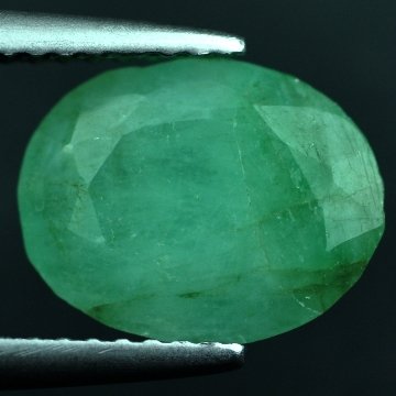 3.14 CTS~Rich Green NATURAL Emerald: STONE NAME : EMERALD LOT NO : EM- 4340 , Quantity: 1PCS , WEIGHT CTS : 3.14 CTS , SIZE : 11.8X8.5X5.6 MM , COLOR : GREEN , SHAPE : OVAL , ORIGIN : COLOMBIA , LUSTER : MARVELOUS , HARDNESS : 7.5 , TREA
